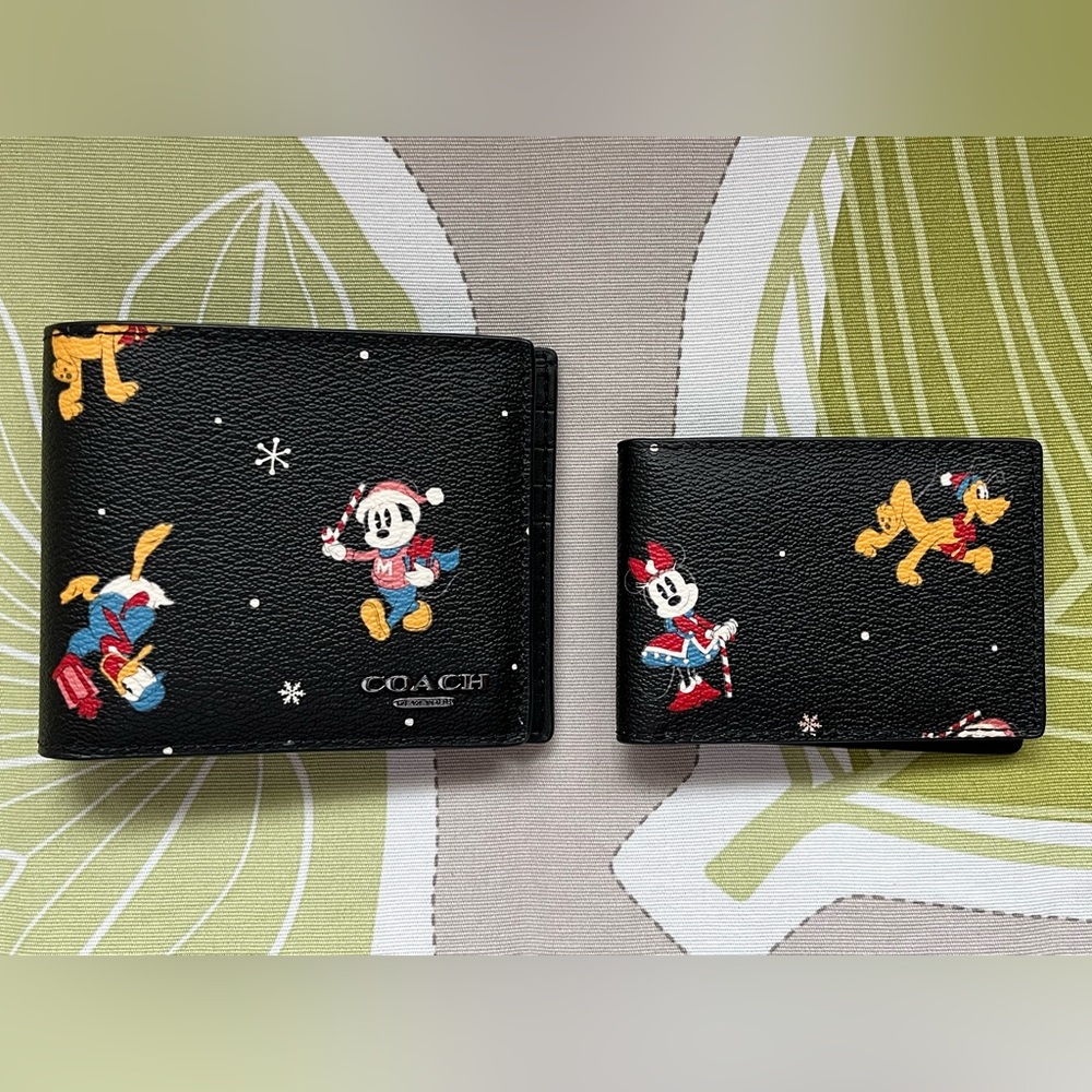 NWT Disney X Coach 3 In 1 Wallet With Holiday Mickey Mouse Print CM181